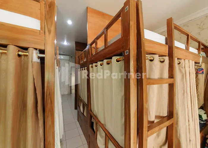 Shooting Star Kuta Redpartner - Mixed 2* Legian